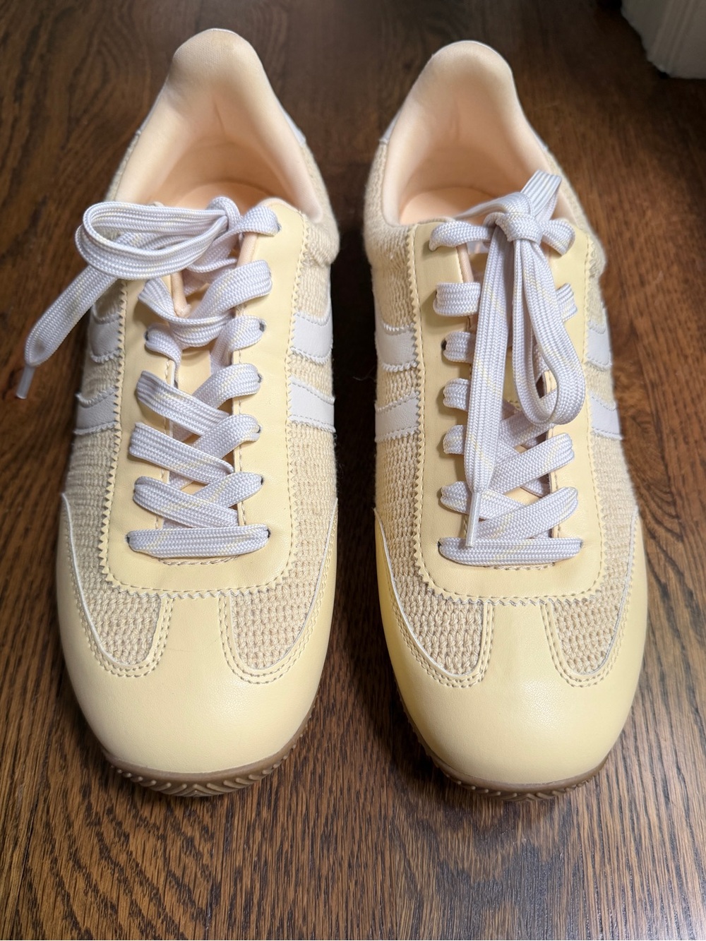 DV Dolce Vita Goalie sneakers shoes!  NWOT size 10 NEVER WORN